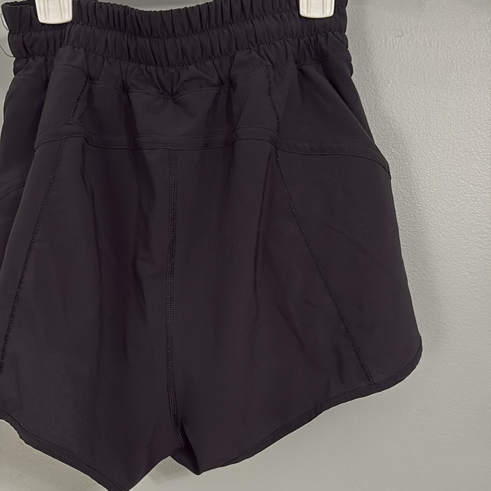 Lululemon short - Picture 2 of 2